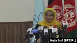 سیما سمر رئیس این کمیسیون مستقل حقوق بشر افغانستان حین صحبت در یک کنفرانس خبری در کابل. April 27 2019