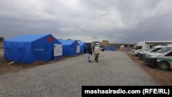 د خیبر انتظامیې په لواړګي کې د ستنېدونکو افغانانو لپاره یو لنډمهالی کیمپ تیار کړی دی - د اپرېل درېیمې انځور.