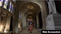 Cimpoierul personal al Reginei, la Capela Sfântului George din Palatul Windsor, 19 sepembrie 2022