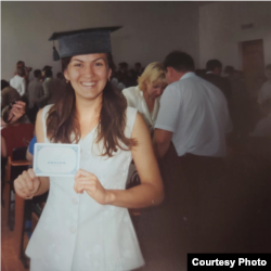 Вручення дипломів у магістратурі, факультет підготовки професійних суддів. Харків, 2003 рік