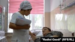 Амина Қаҳҳорова мегӯяд, агар дар замони онҳо ваксина ба зидди саратони гарданаки бачадон мебуд, ҳатман мегирифт.