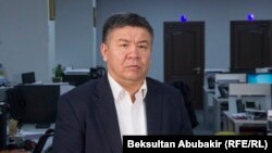 Алмамбет Шыкмаматов в студии «Азаттыка», архивное фото. Январь 2018 г.