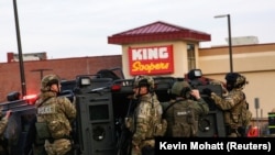 Poliția nu a oferit detalii despre motivele din spatele atacului armat de la magazinul King Soopers din Boulder, Colorado