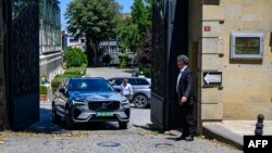 A European delegation leaves the Iranian Consulate following nuclear talks, in Istanbul, Turkey, on July 25