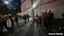 "Клооптун" журналисттерин, кызматкерлерин камоо, суракка алуу 28-майда башталган.