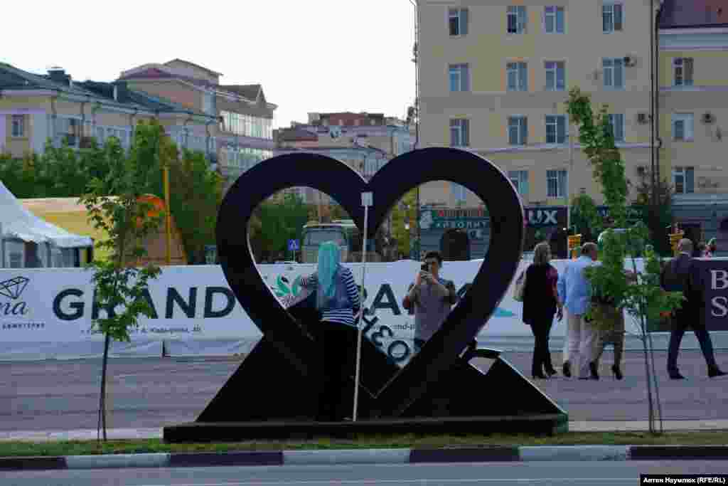 Скульптура в стиле лэнд-арт.