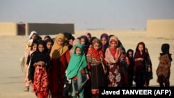 تصویر آرشیف: تعدادی از اطفال افغان در یکی از مناطق جنوب افغانستان 