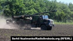 Sistem de artilerie autopropulsată „Caesar”, livrat de Franța, în estul Ucrainei, iunie 2022