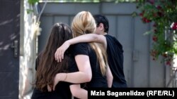 ია ხელაძე შვილებთან ერთად