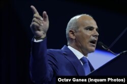 Prim-vicepreședintele PNL, Rares Bogdan, europarlamentar, a pledat pentru menținerea actualului protocol de funcționare a coaliției, care prevedea, pe lângă înlocuirea premierului PNL cu unul PSD și preluarea de PNL a Ministerului Transporturilor și al celui de Finanțe.