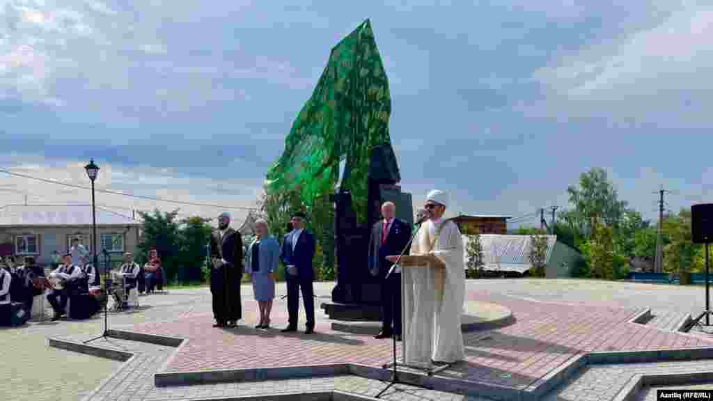 Ачылу тантанасында Равил Гайнетдин чыгыш ясый.