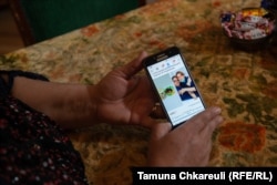 ქეთევან ჯინჭველაძე მეგი ბაქრაძესთან ერთად, კლინიკაში