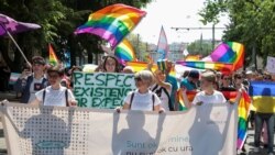 Marșul comunității LGBT+, între drepturile omului, mesaje homofobe și tăceri vinovate