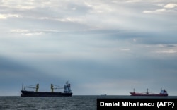 Navele cargo așteaptă și câteva săptămâni pentru a putea intra în Portul Constanța.