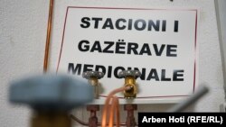 Aparaturat e gazrave mjekësore në repartin e IVF-it, në kuadër të QKUK-së.