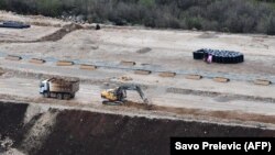 Një autostradë në Mal të Zi, e ndërtuar nga projekti i Kinës "Brezi dhe Rruga". Fotografi nga arkivi.