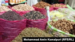  د پیښور د وچو ميو د کاروباریانو اتحاديه وايي پر اشرف روډ د وچو ميوو تر ۵۰۰ هول سیل دوکانونه وو چې اوس پکې ۲۰۰ دوکانونه پاتې دي. 