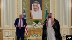 دیدار دونالد ترمپ، رئیس جمهور ایالات متحده و محمد بن سلمان، ولیعهد عربستان سعودی در ریاض