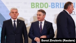 Članovi Predsjedništva BiH (slijeva na desno) Šefik Džaferović, Željko Komšić i Milorad Dodik, samit Brdo-Brijuni, 17. maj 2021.