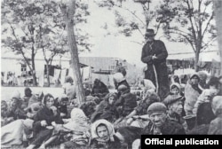 Evrei deportați, imagine de la Iampol.