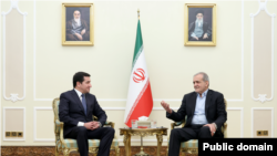 Президент Ирана Масуд Пезешкиан принимает советниа  президента Азербайджана по внешней политике Хикмета Гаджиева,3  февраля 2025 г.