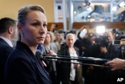 Marion Marechal este înrudită cu familia Le Pen, care are „greutate” în spațiul extremist.