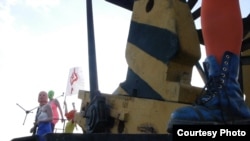 Кадр из нового клипа Pussy Riot "Like a  Red Prison"