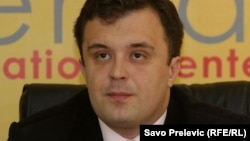 Zlatko Vujović: Rekonstrukcija manjinske Vlade ili izbori (2010.)