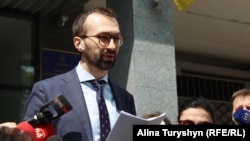 «Це спроба знайти нову форму гарантій з боку наших європейських партнерів. І це потребує часу. Тут не потрібно очікувати миттєвих рішень», – заявив Сергій Лещенко 