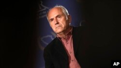 Visoki predstavnik u BiH Valentin Inzko 23. jula je proglasio dopune Krivičnog zakona BiH kojim se zabranjuje negiranje genocida i drugih ratnih zločina (Foto: Valentin Inzko u Sarajevu 26. jula 2021.)