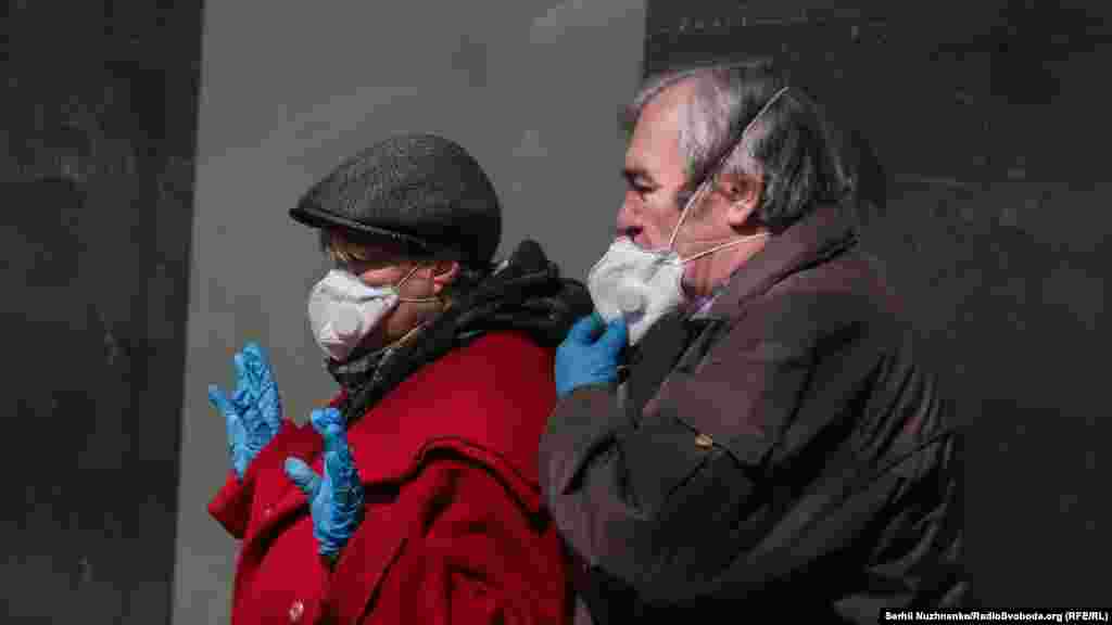 Перебування без масок у громадському місці&nbsp; заборонене. Штраф у 17 тисяч гривень&nbsp;