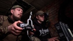 Drone ucrainene terestre cu fibră optică livrează provizii esențiale pe front