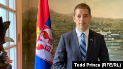 Marko Đurić je pre ulaska u Vladu bio ambasador Srbije u Vašingtonu.