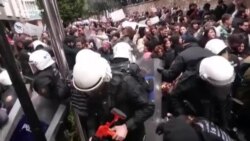 Turcia: Violențe la protestele față de arestarea unui opozant al președintelui Erdogan