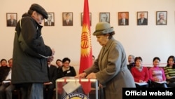 Кыргызстанда референдум 11-декабрда өтөт. 