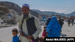 پر تورخم پاکستان ته تلونکي افغانان - انځور له ارشیفه