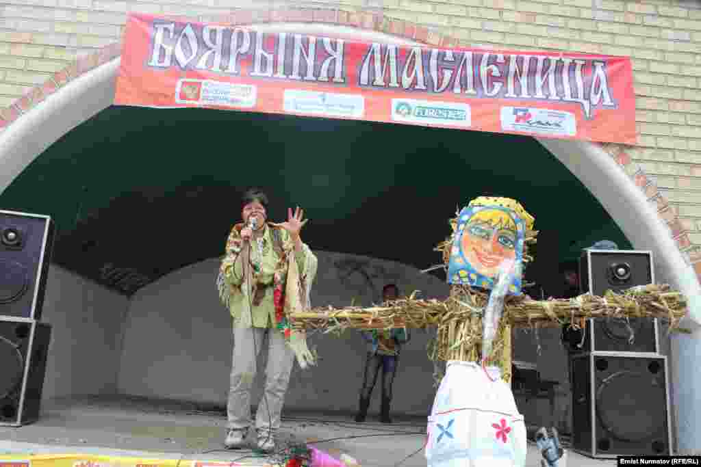 На эстраде во время праздника могли выступить все желающие