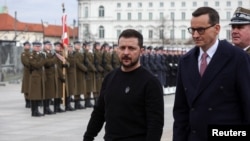 Польський прем’єр-міністр Матеуш Моравецький (п) і український лідер Володимир Зеленський, архівне фото
