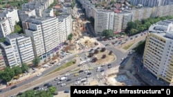 Multe dintre marile orașe nu au încă centură ocolitoare, așa că traficul trece prin centrul localității