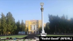 Город Бустон