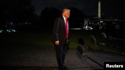 Președintele american, Donald Trump, vorbindu-le jurnaliștilor la Casa Albă pe 9 noiembrie, înaintea votului din Senat pentru avansarea proiectului care poate duce la redeschiderea guvernului federal după 40 de zile