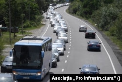 Pe drumurile cu două benzi se produc peste jumătate din accidentele mortale din România.