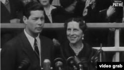 Regele Mihai cu Regina Mamă în 1948.