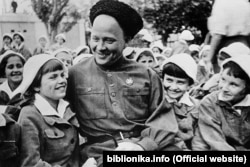 Гайдар – відомий радянський дитячий письменник