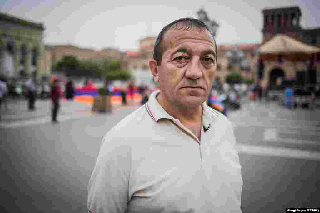 ჰენრი ავაგიანი ბელგია "ევროპაში საცხოვრებლად არ წავსულვართ. იქ მთავრობამ გაგვაქცია, მაგრამ ყველანი დავბრუნდებით ოჯახებთან, შვილებთან ერთად." 