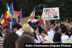 România nu diferă cu nimic față de alte state unde teoriile conspirației își găsesc adepți.