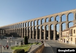 Cеговия шаарындагы байыркы акведук, Испания.