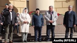 Сулдан: Григорий Эйдинов, Дания Нуруллина, Факил Сафин, Ркаил Зәйдулла, Васил Шәйхразиев