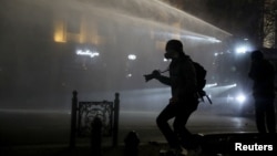 არაერთი საერთაშორისო მედიის ჟურნალისტები, რომლებიც 2024 წლის ნოემბერსა და დეკემბერში თბილისში ანტისამთავრობო გამოსვლებს აშუქებდა, მომდევნო თვეებში საქართველოს საზღვრიდან მიზეზების განმარტების გარეშე გააბრუნეს უკან - ნაწილმა სასამართლოში იჩივლა.