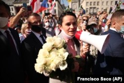 Svetlana Țihanovskaia în timpul unei demonstrații din fața Parlamentului European, Bruxelles, 21 septembrie, 2020